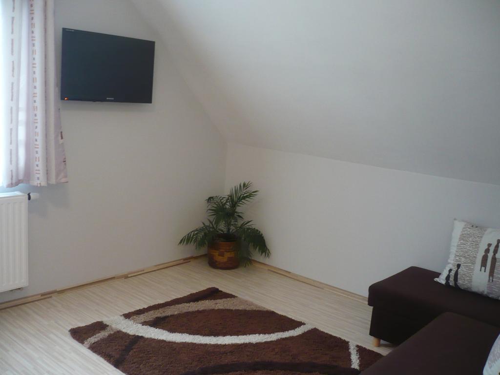 Eszter Apartmanhaz Hajduszoboszlo Luaran gambar