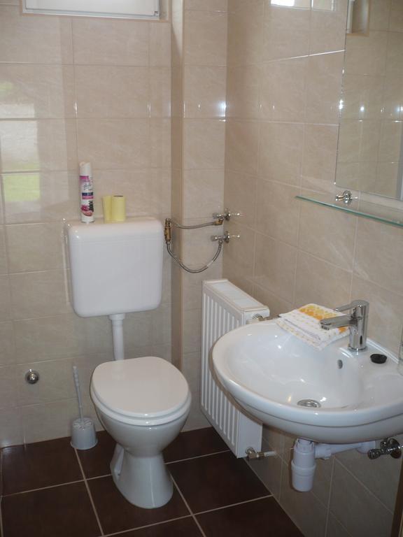 Eszter Apartmanhaz Hajduszoboszlo Luaran gambar