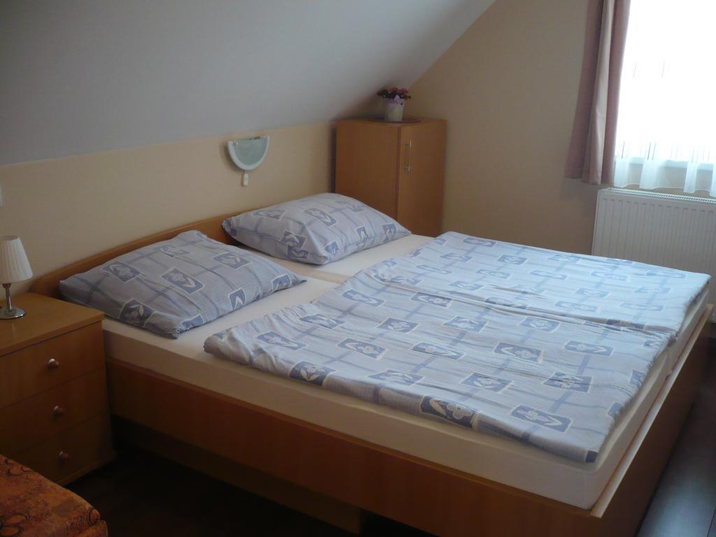Eszter Apartmanhaz Hajduszoboszlo Luaran gambar